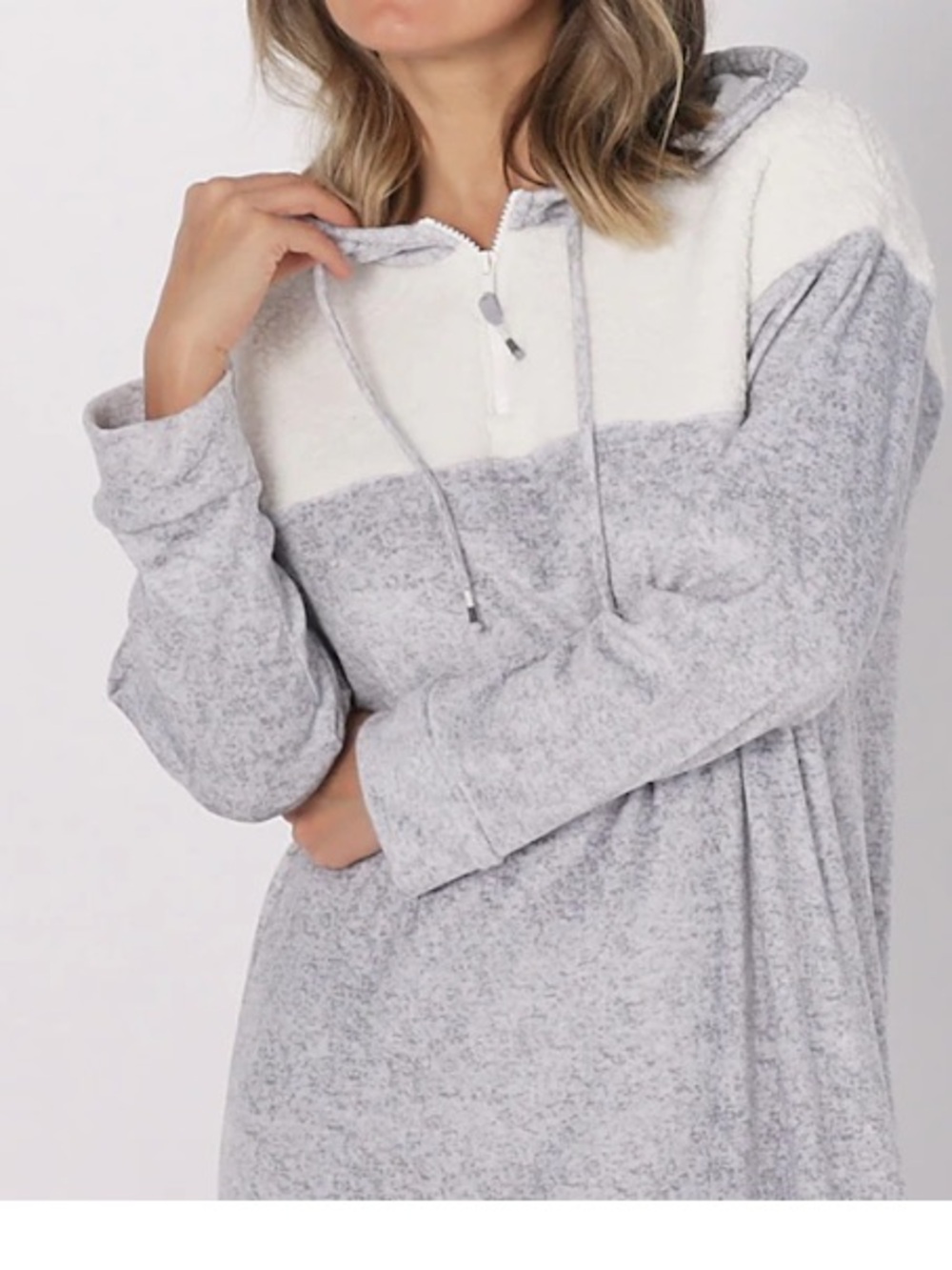NWT Cuddl Duds Gray and White Hooded Robe